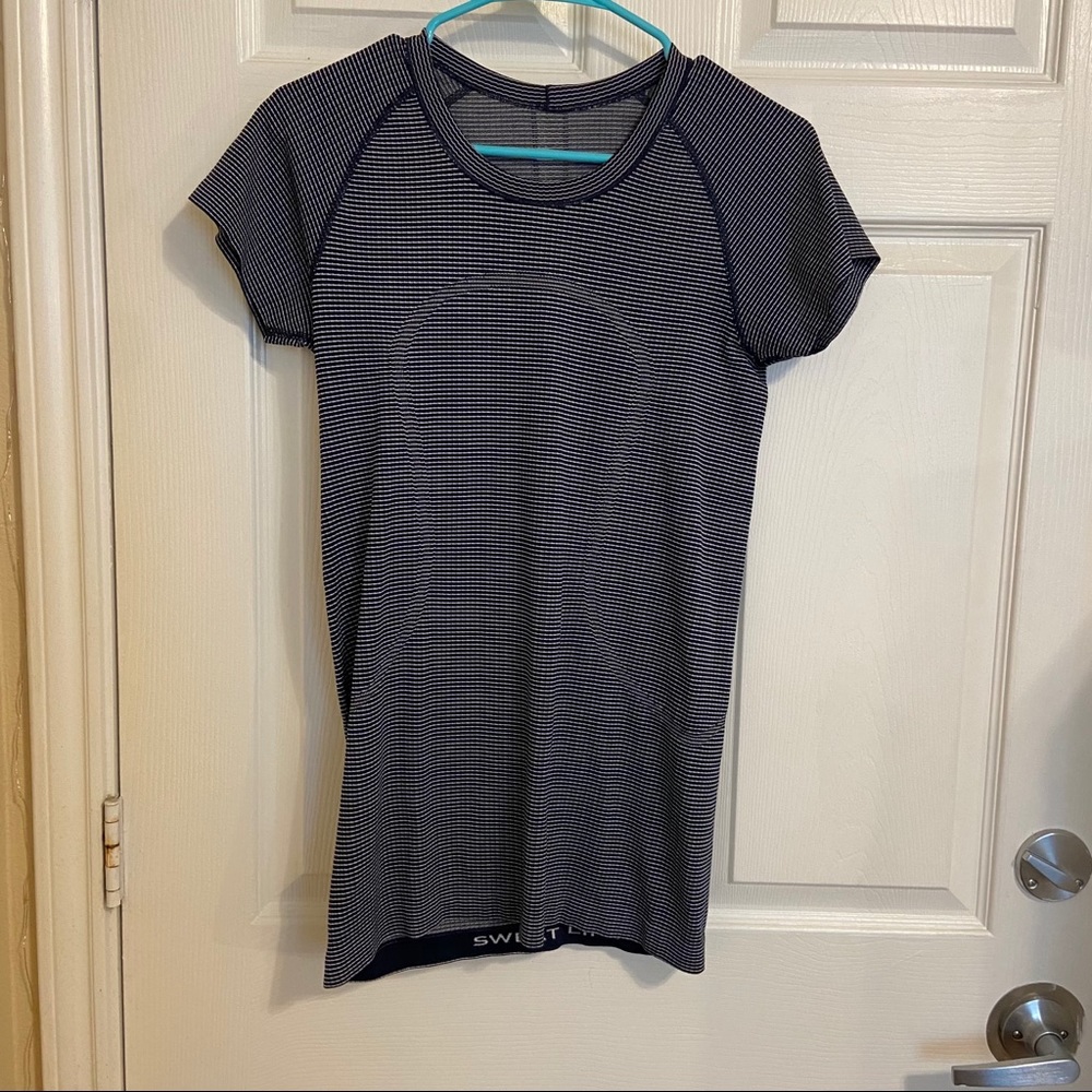Lululemon Swiftly Tech Tee navy stripe